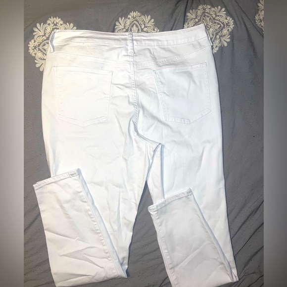 Women’s jeans - Picture 2 of 3